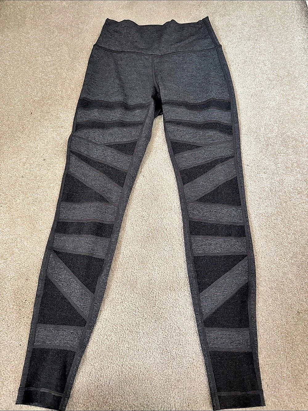 lululemon Inspire Tight II (Mesh) ) Geometric Athletic Leggings in Gray / Black